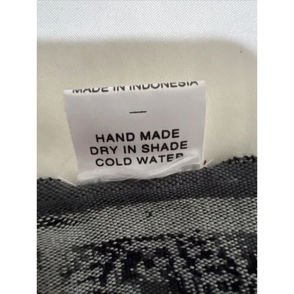 Handmade Scarf Shawl Woven Indonesia Large 46x82 Gray Cotton Wrapsody California